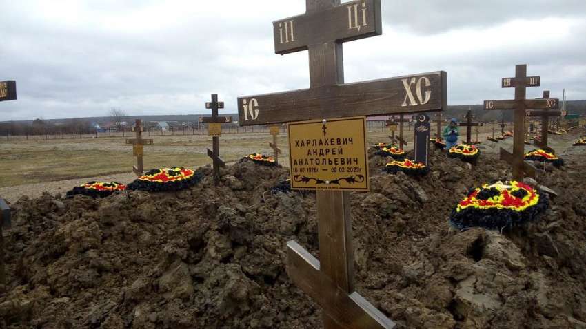 Біля Москви знайшли секретне кладовище "вагнерівців" Біля Москви знайшли секретне кладовище "вагнерівців"