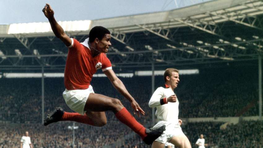 Сегодня легендарной "Черной жемчужине" из Мозамбика могло бы исполниться 80 лет