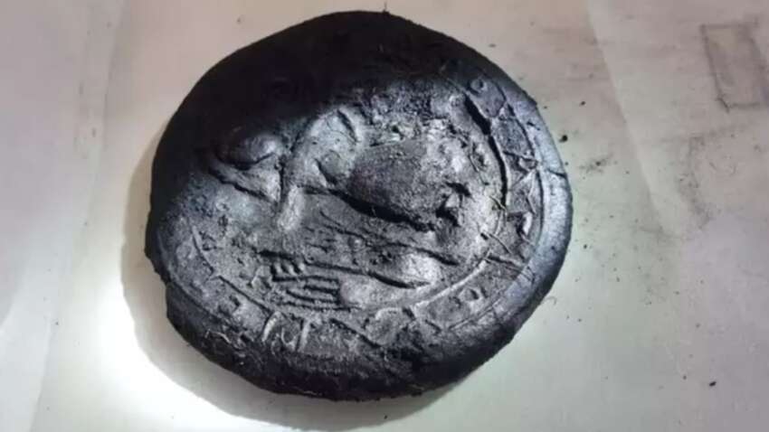 Археологи обнаружили древний христианский хлеб с изображением Иисуса (ФОТО) Археологи обнаружили древний христианский хлеб с изображением Иисуса (ФОТО)