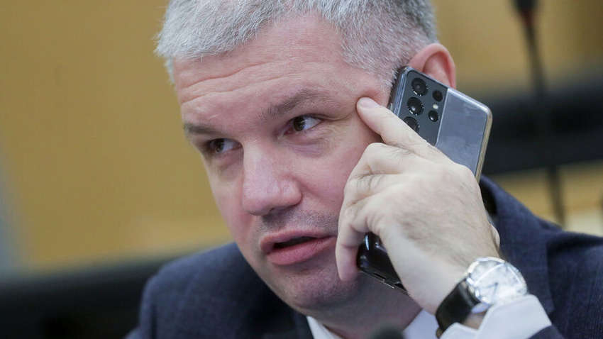 Депутат Держдуми та «зразковий сім'янин» потрапив в інтимний скандал: що сталося