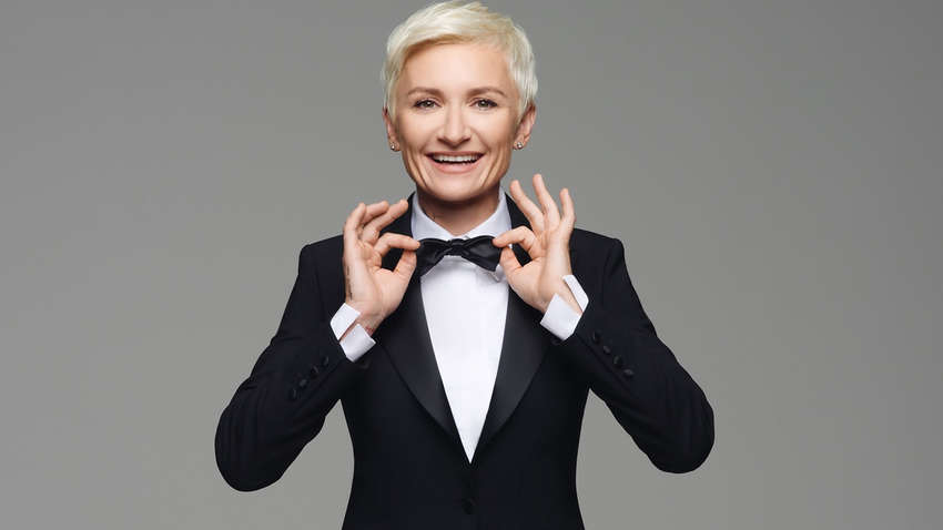  Відома російська співачка зірвалася зі страхувальної сітки під час концерту (ВІДЕО)