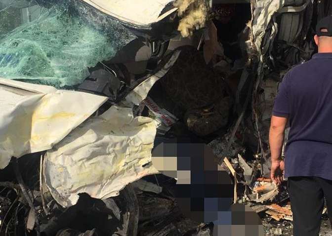 Страшное ДТП в Житомирской области: столкнулись маршрутка и грузовик, четыре жертвы Страшное ДТП в Житомирской области: столкнулись маршрутка и грузовик, четыре жертвы