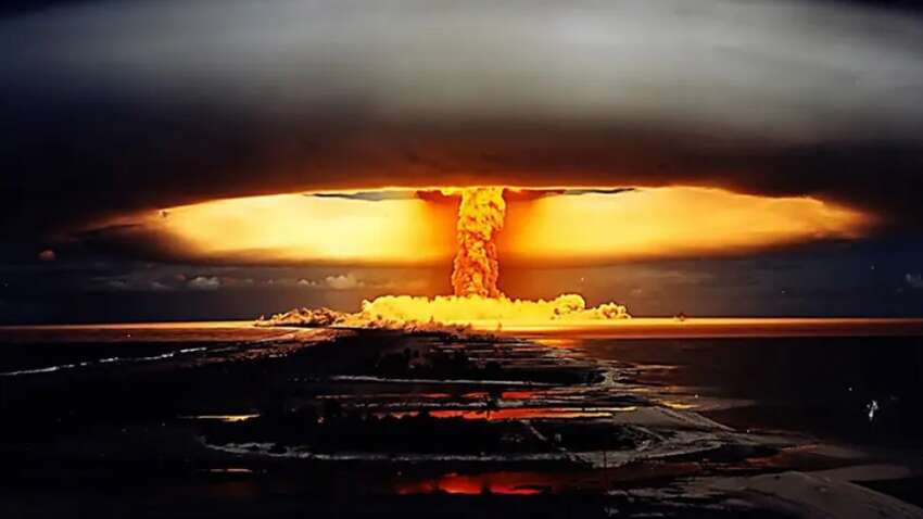 Ядерная катастрофа уже "за миллиметры": в РФ шокировали циничным заявлением