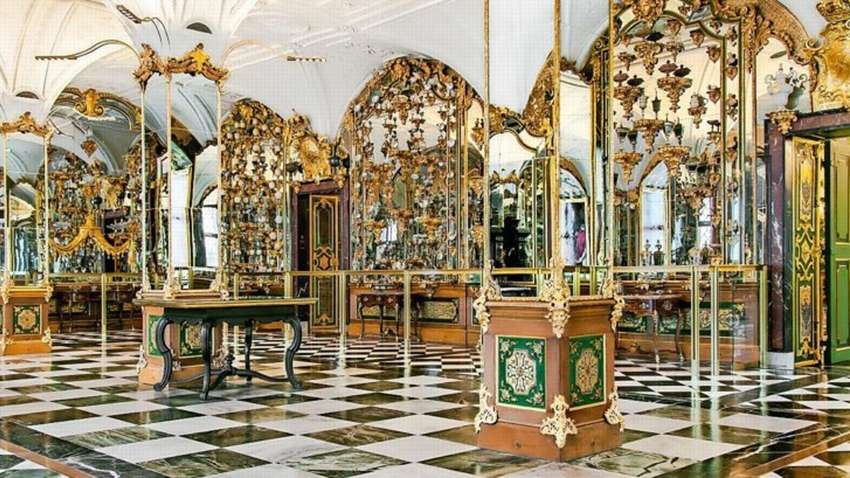 Опубликовано видео ограбления музея в Германии, из которого вынесли ценностей на миллиард евро