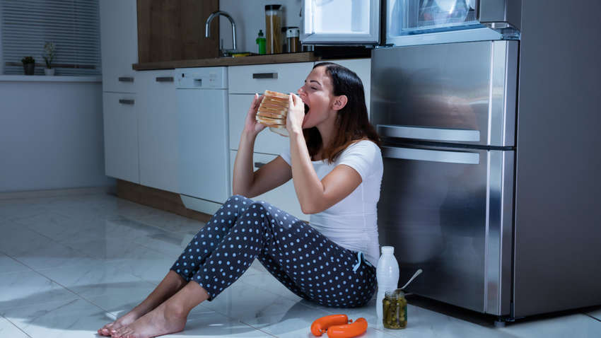 Вчені з'ясували, яка їжа може викликати нічні кошмари