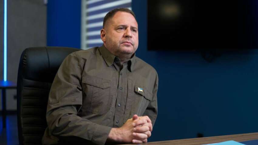 Ермака еще не успели уволить, а сеть уже взорвалась мемами