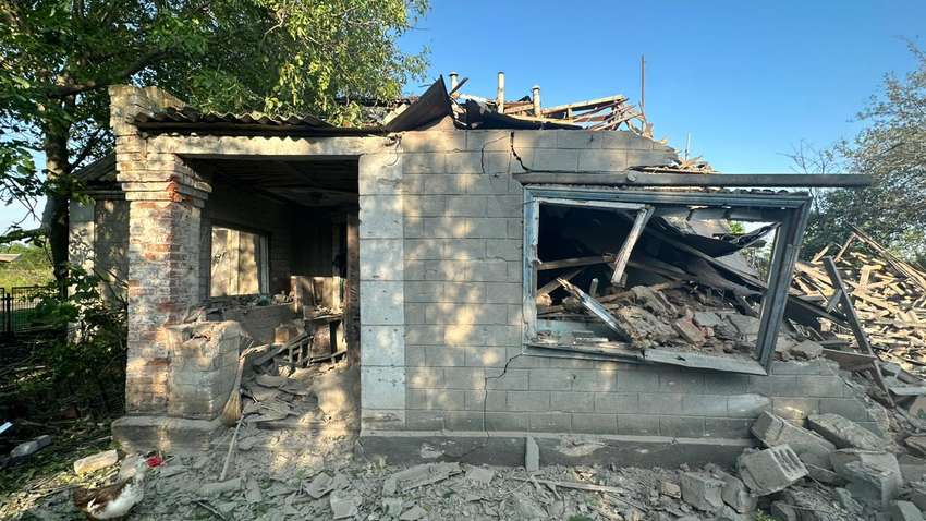 В Запорожской области рашисты обстреляли многоэтажку - погибли люди В Запорожской области рашисты обстреляли многоэтажку - погибли люди