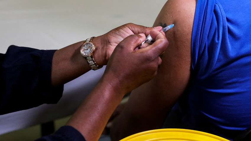 Исследование: вакцина Pfizer защитит от госпитализации во время волны нового штамма Исследование: вакцина Pfizer защитит от госпитализации во время волны нового штамма