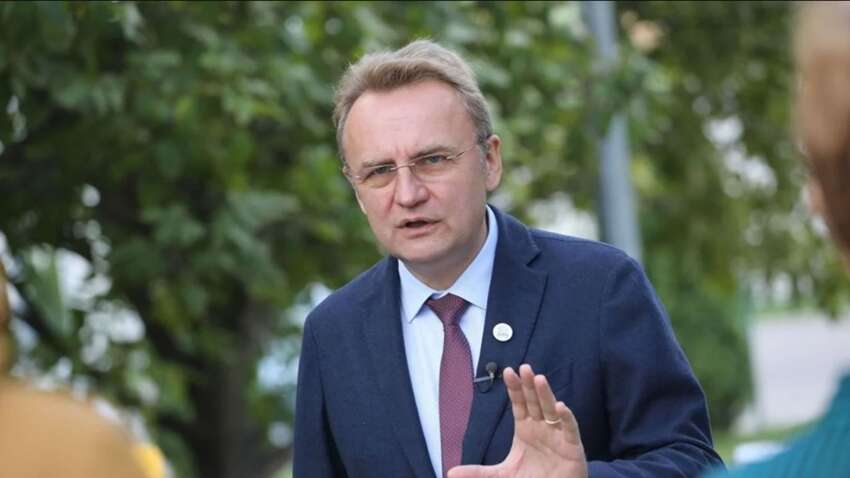 Мэр Львова Садовый угрожает судом известному польскому политику: детали скандала  