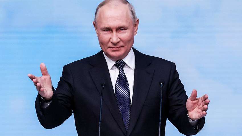 В России произошел скандал из-за любимого философа Путина: что известно