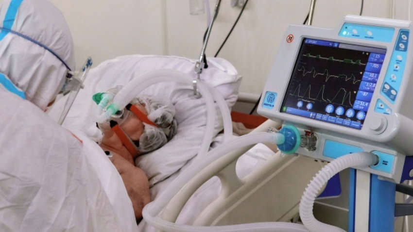 Врач рассказал, когда наступит пик заболеваемости коронавирусом