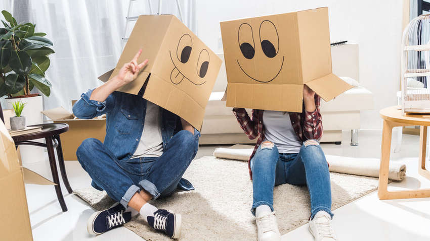 Як оригінально розіграти близьких на День сміху: ідеї для друзів, колег та родичів