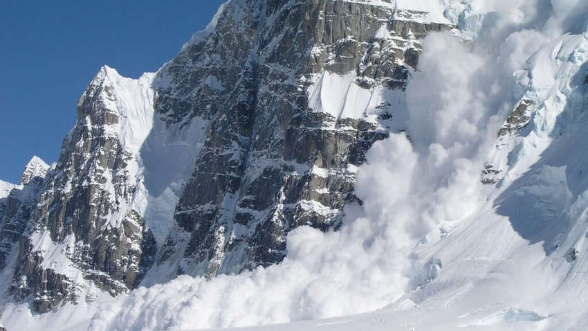 Сходження лавин у Гімалаях: більше 100 жертв за два дні 