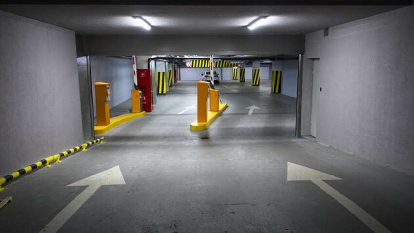 Такая парковка может серьезно навредить вашему авто: о чем идет речь