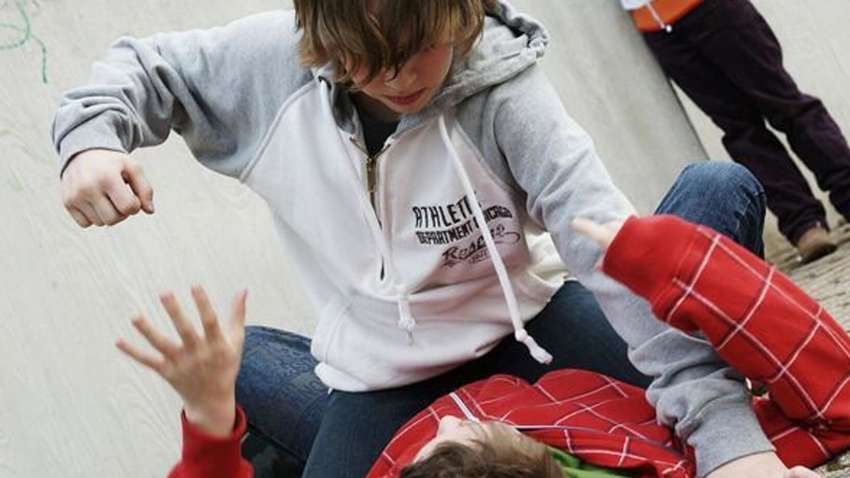 Носить ніж та наркотики: в Полтаві п'ятикласник "тероризує" увесь навчальний заклад