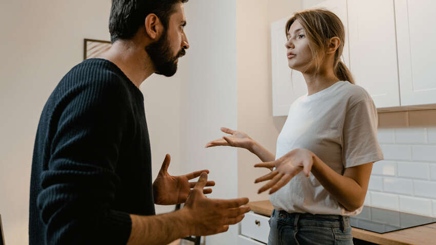 Він не кричить і не б’є, але руйнує зсередини: як розпізнати психологічне насильство, поки не стало пізно