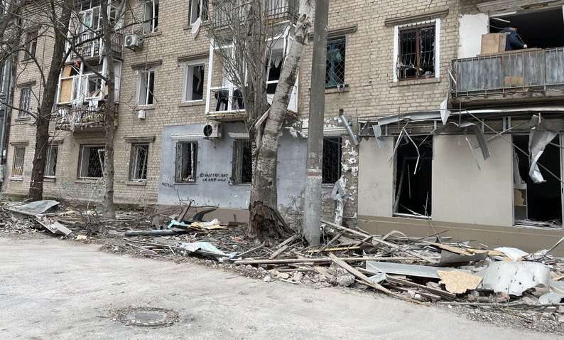 Безпілотники РФ полюють на українців: шокуючі реалії Херсона Безпілотники РФ полюють на українців: шокуючі реалії Херсона