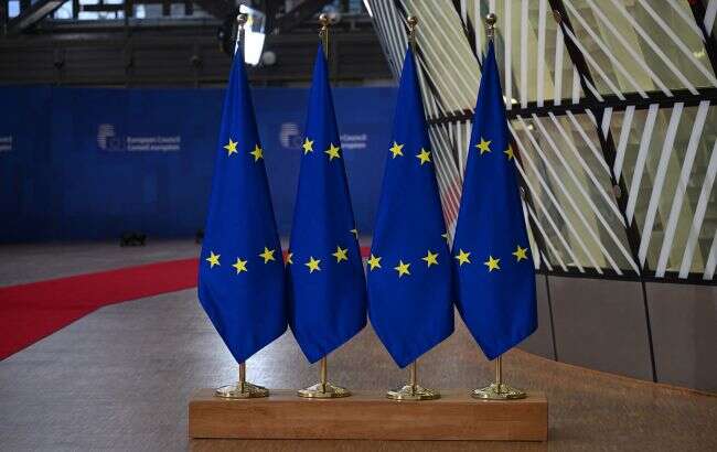 Действия Трампа и Путина побуждают Европу к радикальным шагам в отношении Украины, - Bloomberg