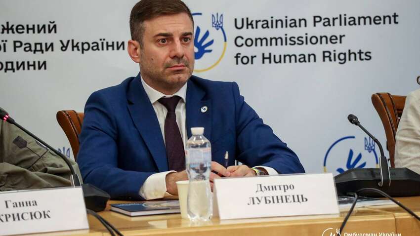 Чи мають право працівники ТЦК силоміць утримувати та примусово доставляти громадян: коментар Омбудсмана Чи мають право працівники ТЦК силоміць утримувати та примусово доставляти громадян: коментар Омбудсмана