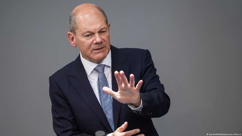 Шольц раскритиковал запланированные поставки оружия Украине: что возмутило канцлера