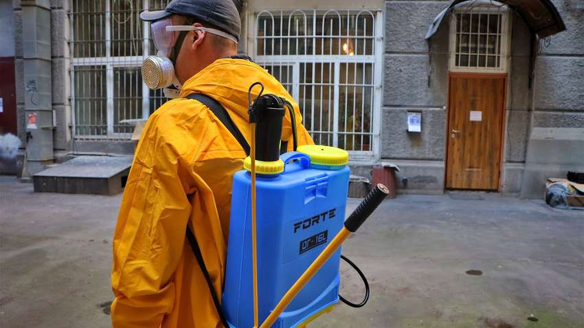 Скандал в Одесі: комунальники продезінфікували трамвай "святою водою" (ВІДЕО)