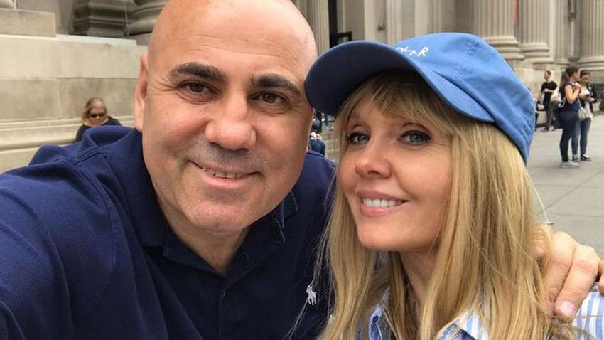 Поехали в "братскую" страну: путинистка вместе с мужем покинула РФ Поехали в "братскую" страну: путинистка вместе с мужем покинула РФ