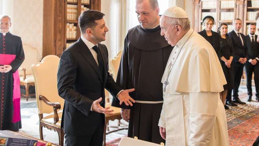 Стало відомо, що Папа римський думає про Зеленського