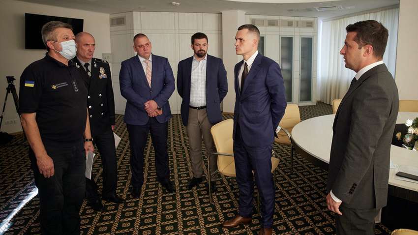 Президент собрал срочное совещание из-за лесных пожара на Харьковщине и Луганщине Президент собрал срочное совещание из-за лесных пожара на Харьковщине и Луганщине