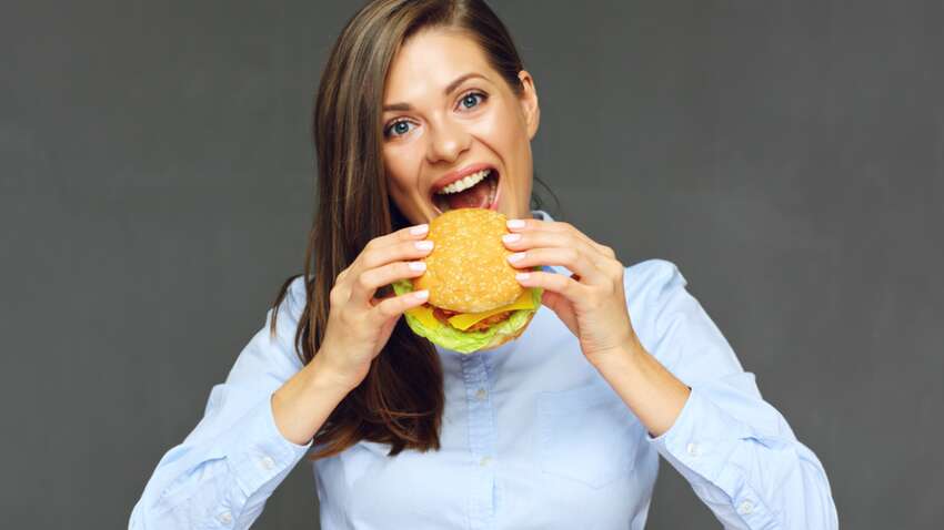 Сколько калорий в фастфуде: чизбургер, биг мак и картофель фри Сколько калорий в фастфуде: чизбургер, биг мак и картофель фри