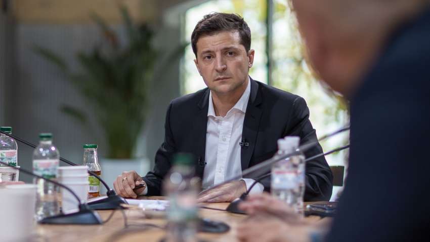 Донбасс, раскол «Слуги народа» и отношения с Коломойским: о чем говорил Зеленский во время рекордного пресс-марафона