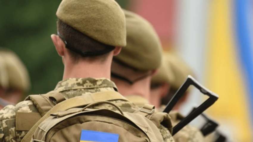 Стало известно, почему США требуют отправить на фронт 18-летних украинцев  