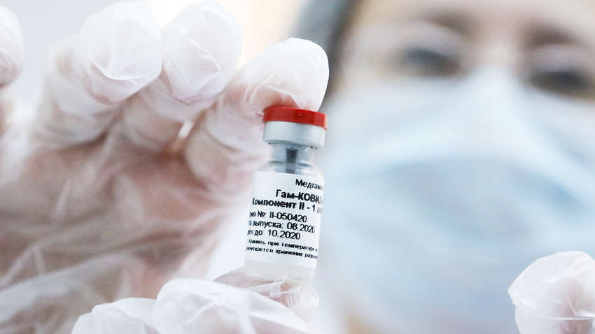 Росія повідомила про проблеми з виробництвом вакцини проти коронавірусу: які причини