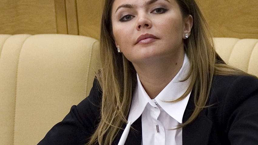 У мережу потрапило відео, як коханка Путіна знущається з дітей