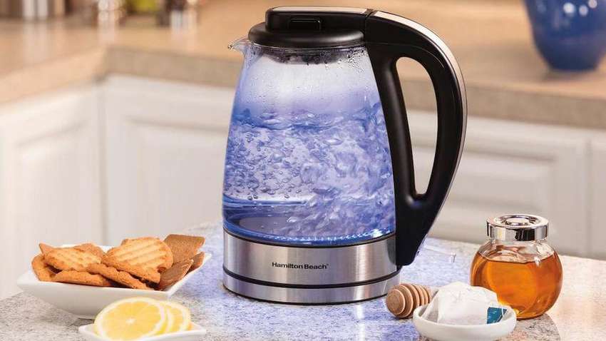 Полезный лайфхак: как легко очистить чайник от накипи Полезный лайфхак: как легко очистить чайник от накипи