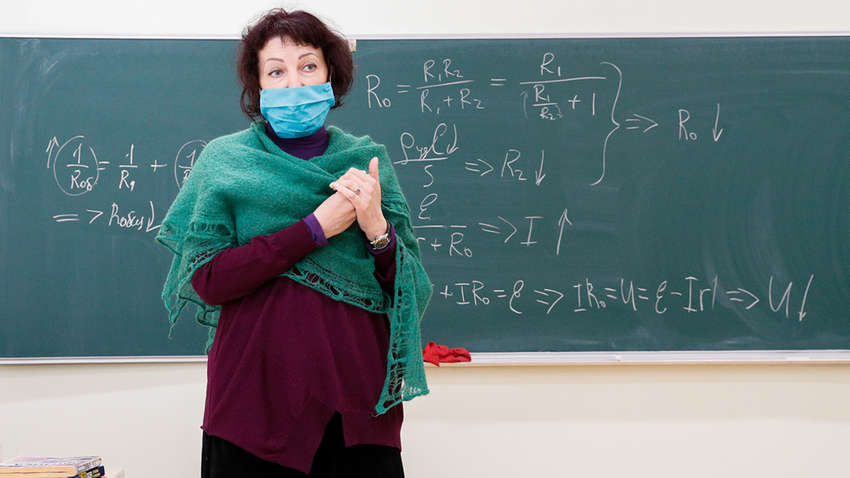 Когда начнется вакцинация учителей