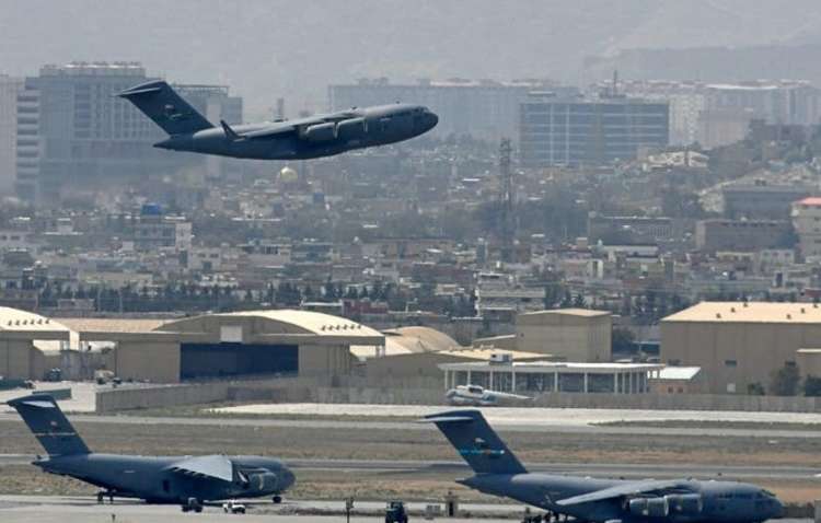 С Кабула вылетел первый эвакуационный рейс во время правления талибов