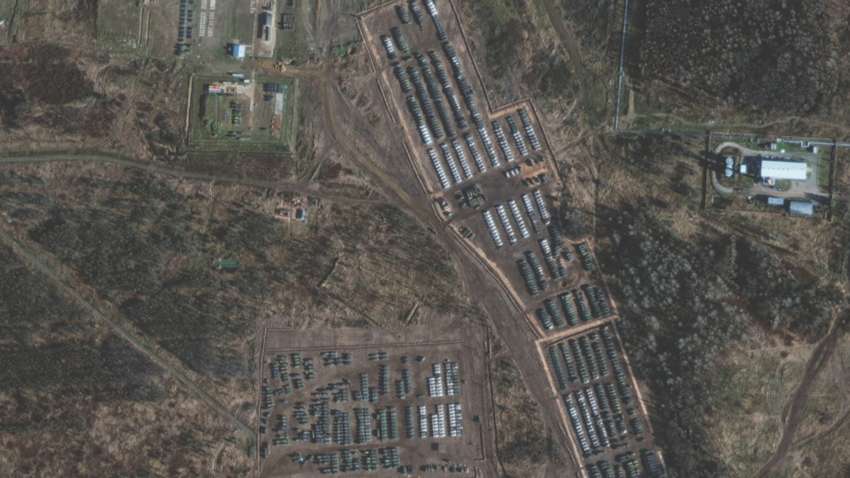 Супутникові знімки виявили концентрацію російських військ