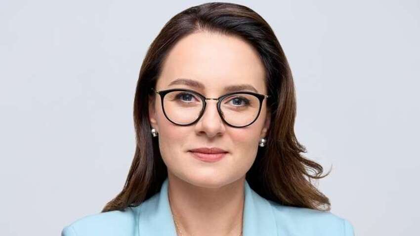 Зеленский анонсировал отставку премьера Свириденко и большие изменения в правительстве Зеленский анонсировал отставку премьера Свириденко и большие изменения в правительстве