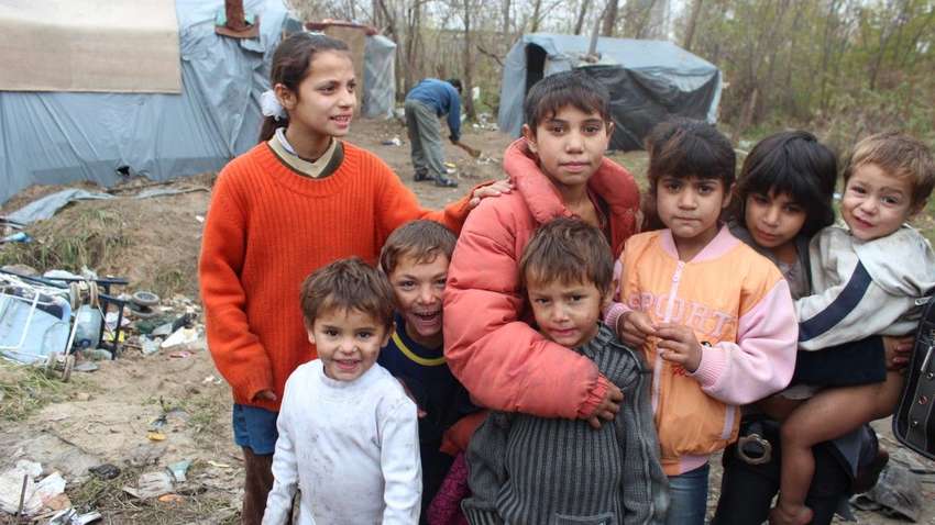 Реанимация доходов украинцев, вакцина от коронавируса и команда "упаковать цыган": каким был четверг