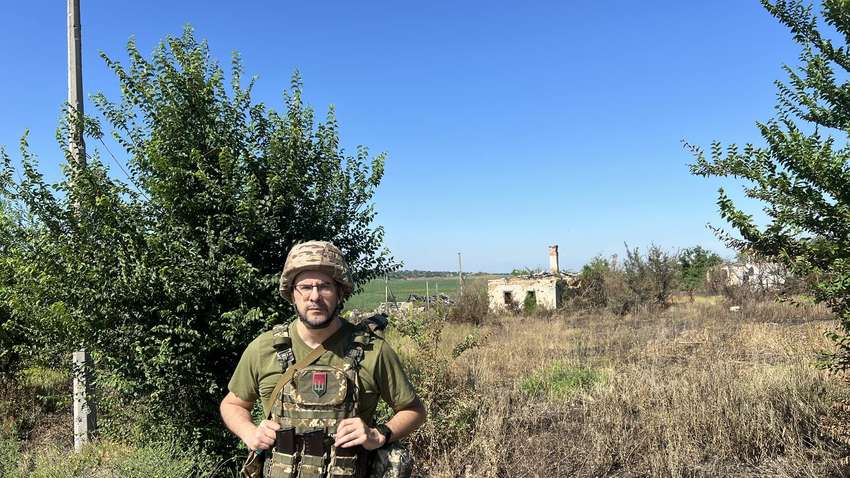 Нардеп про «відпустку» ВР: Влада хоче по-тихому заморозити соцвиплати для «холопів» 