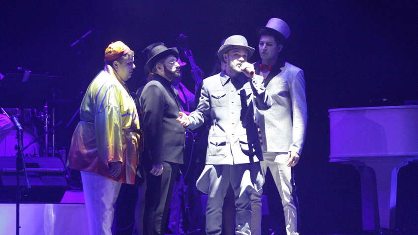 «Яскраво, багато в чому несподівано»: скандальна казка для дорослих «Дракон» знову підкорила Жовтневий 