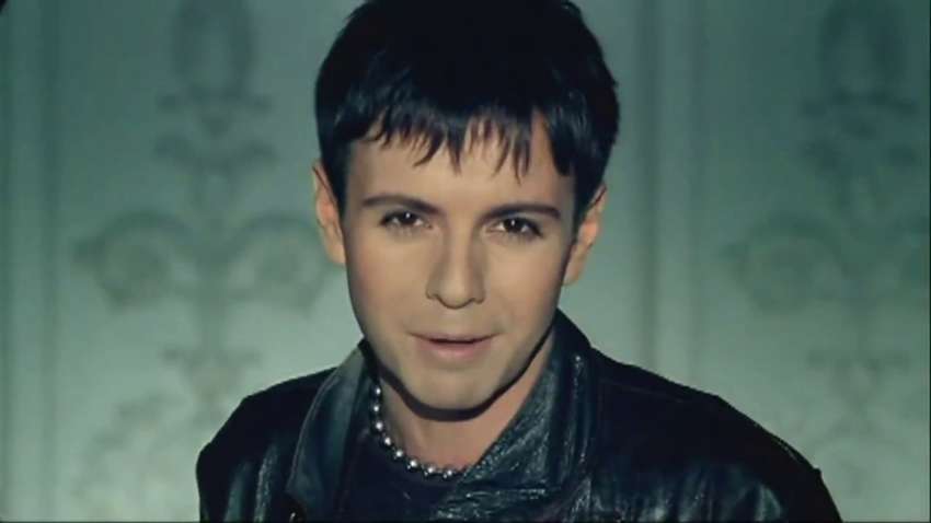 "Может совершить суицид": чем на самом деле болеет российская звезда с 2000-х