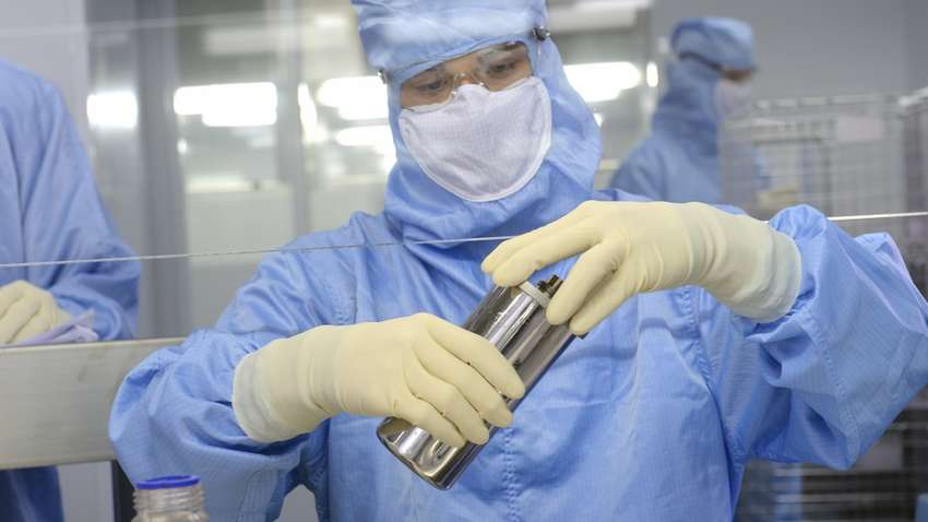 Скандал с закупкой защитных костюмов для медиков: аудиторы проверят «Медзакупки Украины»