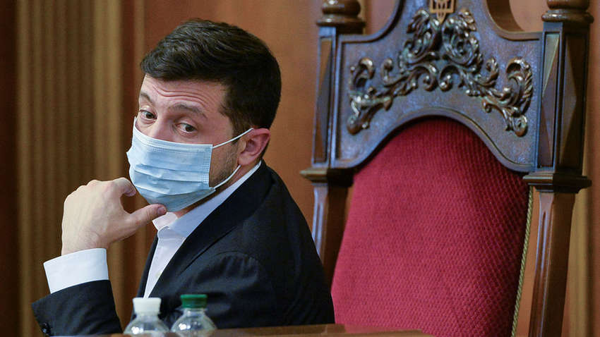 Зеленський скасував рукостискання і запровадив нову форму привітання в Україні