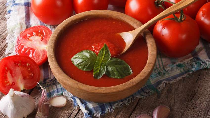 Цей лайфхак знають не всі: навіщо мити посуд кетчупом Цей лайфхак знають не всі: навіщо мити посуд кетчупом