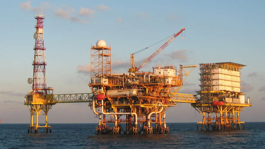 Почему упали цены на нефть – реакция мировых рынков на штамм Omiсron и вакцинацию от COVID-19