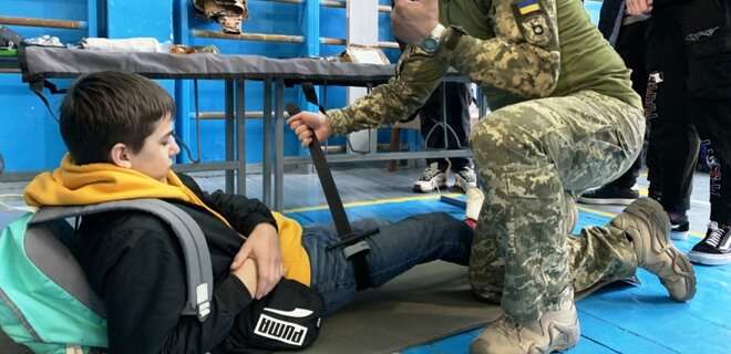 Управление дронами и минная безопасность: к чему собираются готовить школьников в Украине и РФ