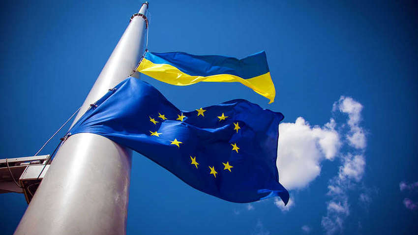 Зеленський підписав закон для "промислового безвізу" з ЄС