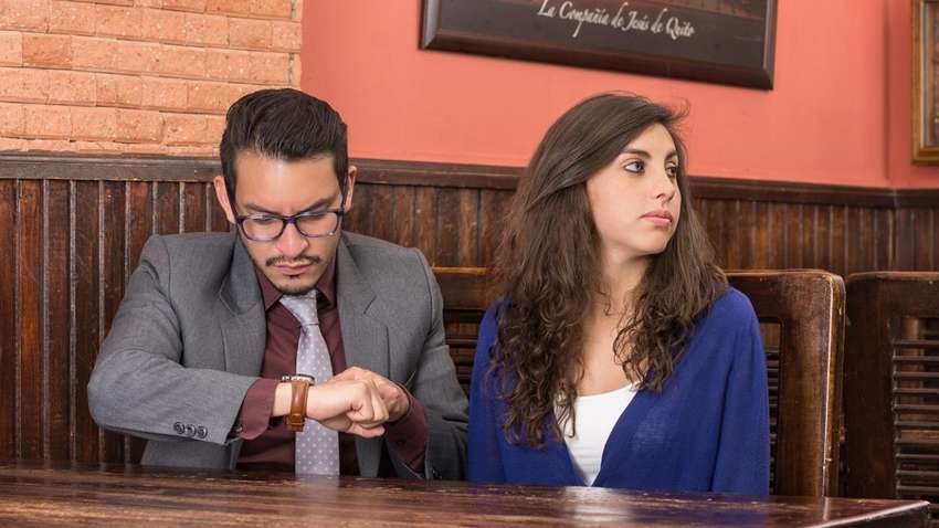 Десять причин порвати з дівчиною після першої зустрічі. Частина 2