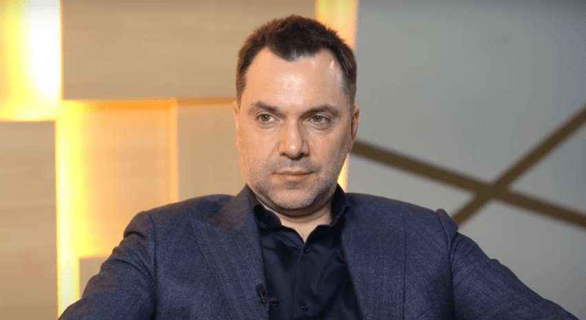 На Арестовича снова написали заявление – что ему грозит